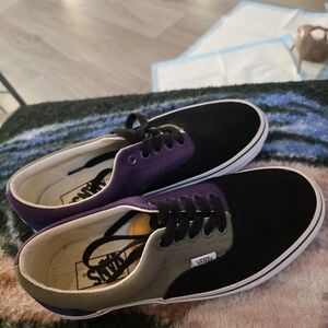 Vans Men's Black and Purple Sneakers